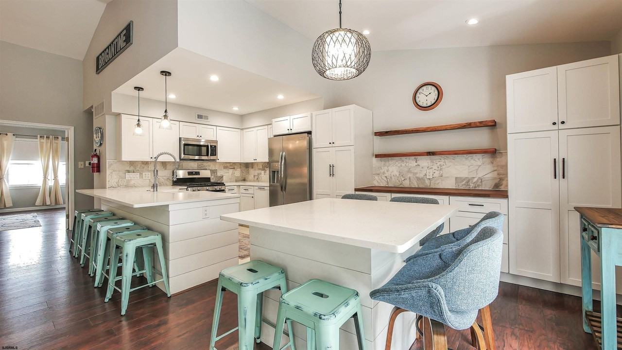 310 Seashell Ln - Photo 6 of 16