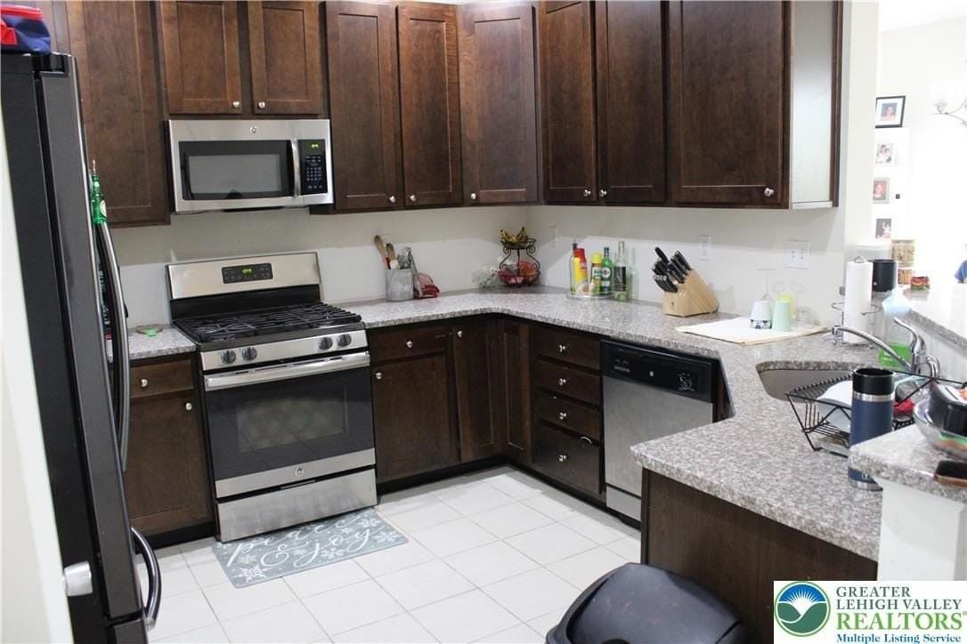 260 Snapdragon Way - Photo 4 of 17