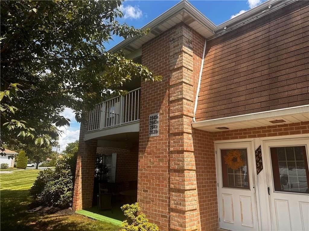 2641 Rolling Green Dr - Photo 2 of 13