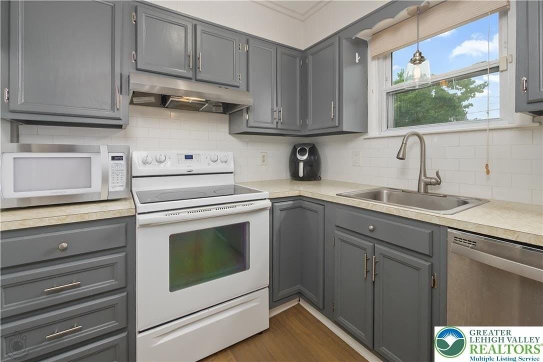 1527 Shipman St - Photo 5 of 20