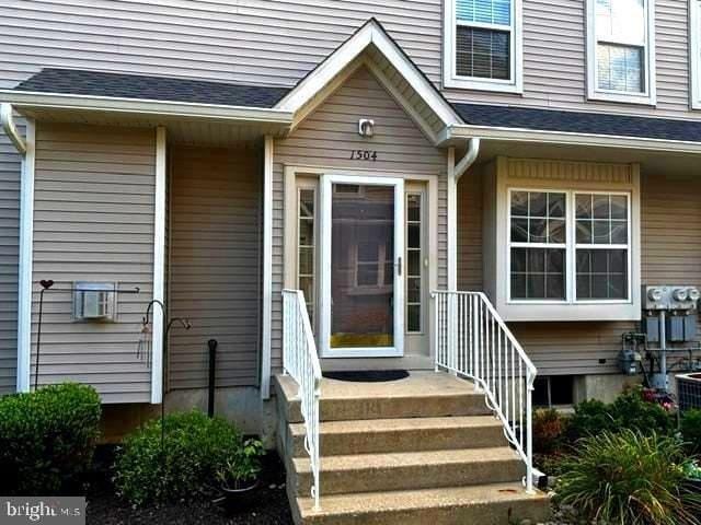 1504 Coventry Way - Photo 2 of 23