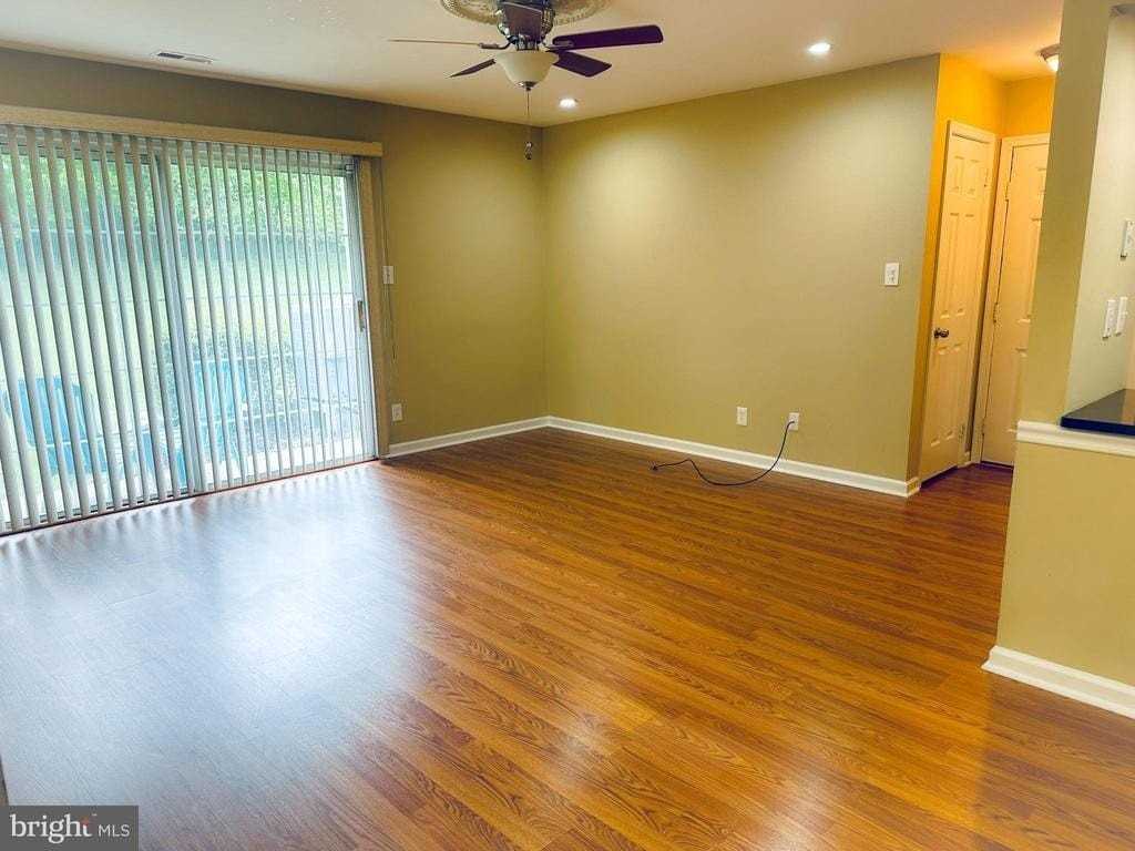 328A Delancey Pl - Photo 2 of 16
