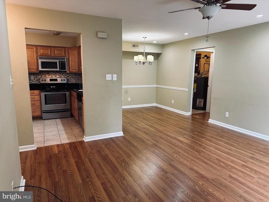 328A Delancey Pl - Photo 3 of 16
