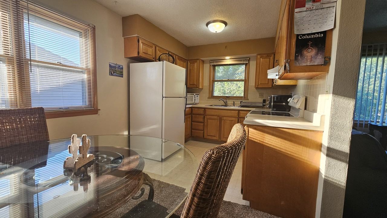 3654 Welu Dr #4 - Photo 3 of 11