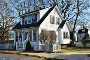 19 Snowden Ave - Photo 1 of 1