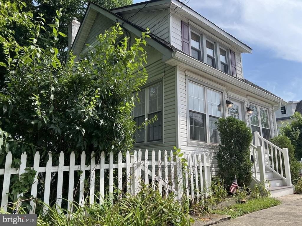 19 Snowden Ave - Photo 4 of 17