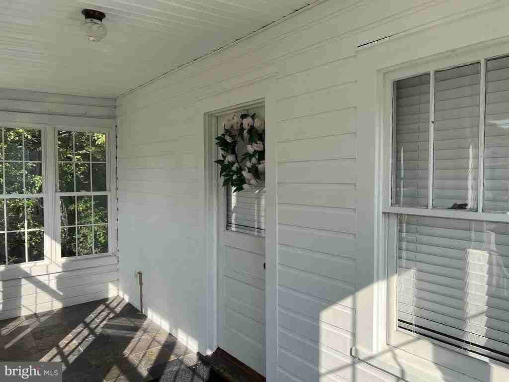 19 Snowden Ave - Photo 6 of 17