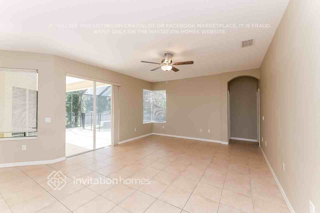 6418 Royal Tern Cir - Photo 4 of 17