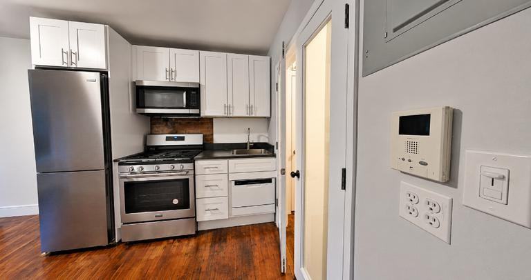 521 E 5th St #3C - Photo 4 of 5
