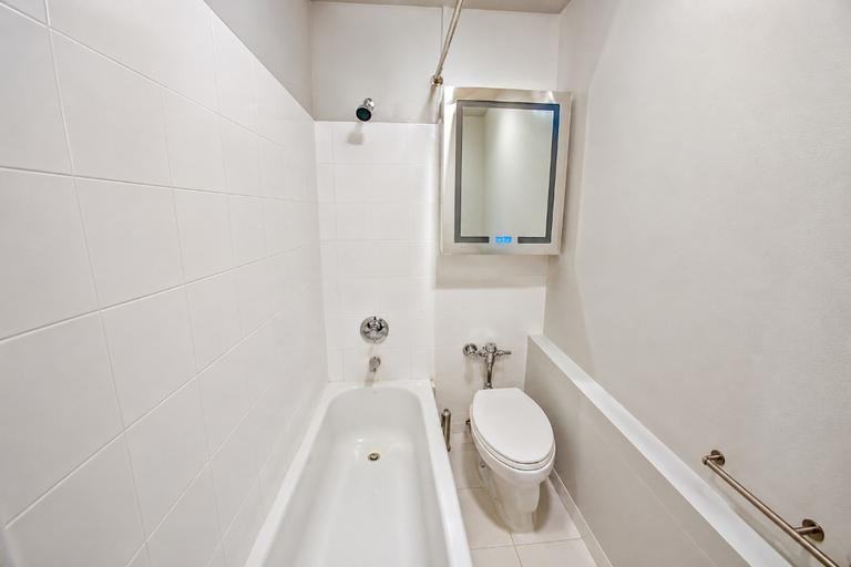 521 E 5th St #3C - Photo 5 of 5