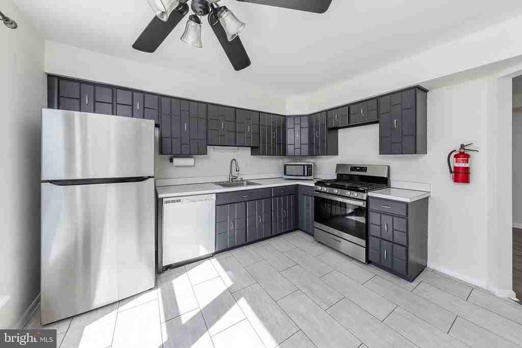 1445 Boxwood Dr - Photo 6 of 18