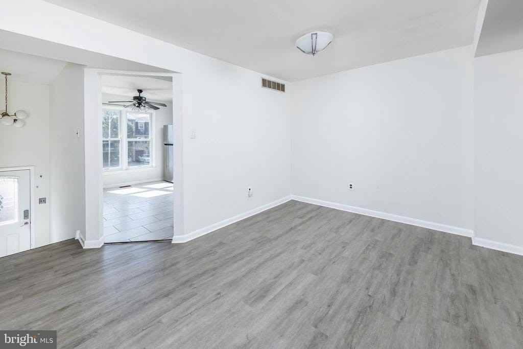 1445 Boxwood Dr - Photo 7 of 18