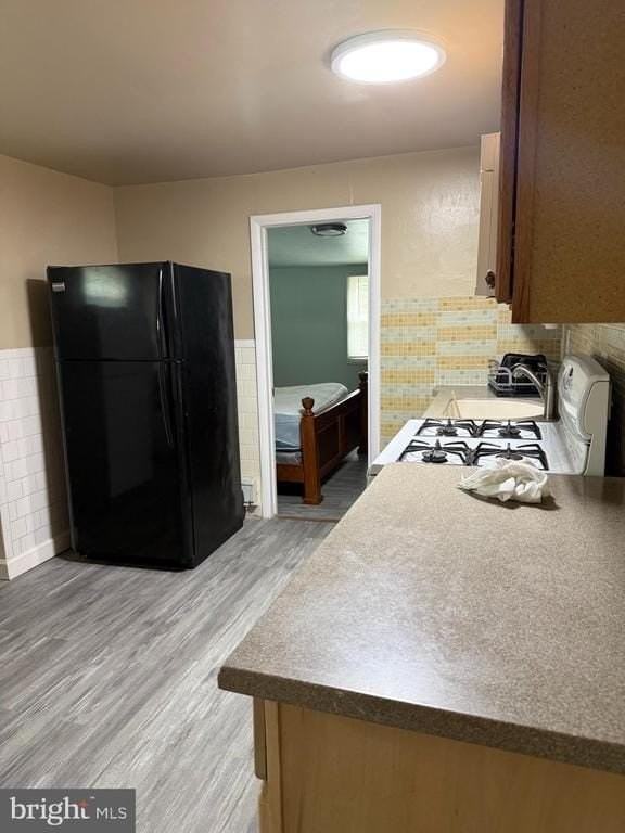 607 2nd Ave - Photo 5 of 13