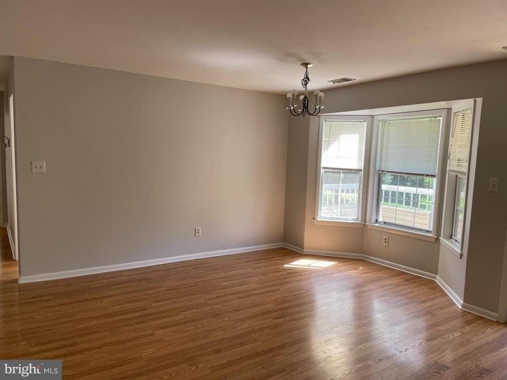 205 Salem Ct - Photo 2 of 14