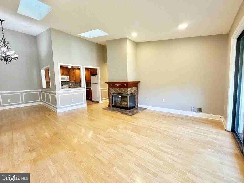 47 Mendrey Ct - Photo 3 of 20