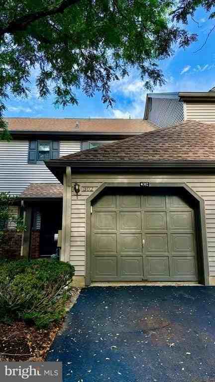 302 Marten Rd - Photo 2 of 28