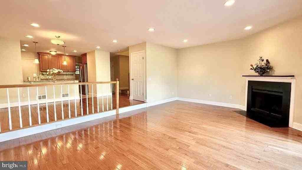 302 Marten Rd - Photo 7 of 28