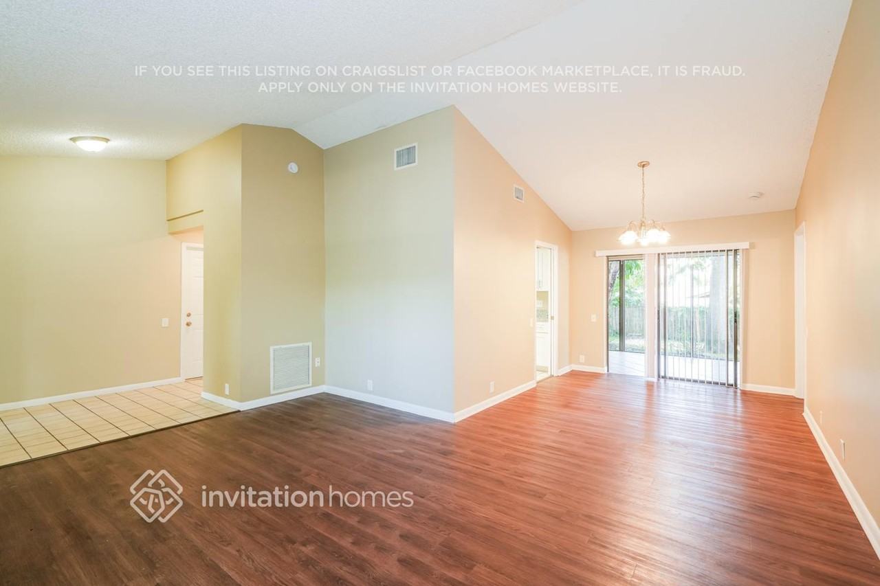 69 Turnstone Dr - Photo 3 of 17