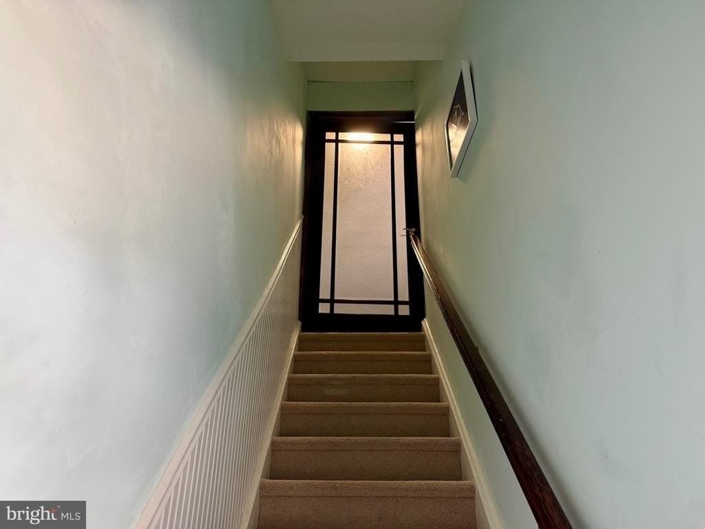 30 Hopkinson Ct - Photo 2 of 22