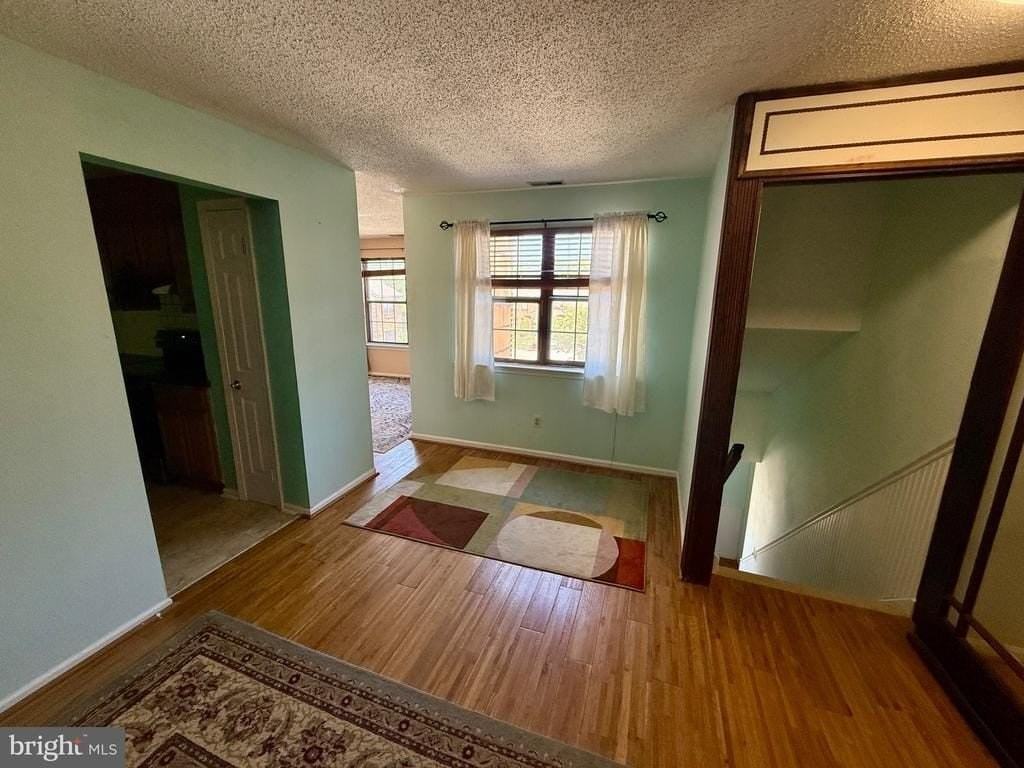 30 Hopkinson Ct - Photo 4 of 22