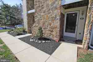 featured image of 185 Valley Stream Cir
