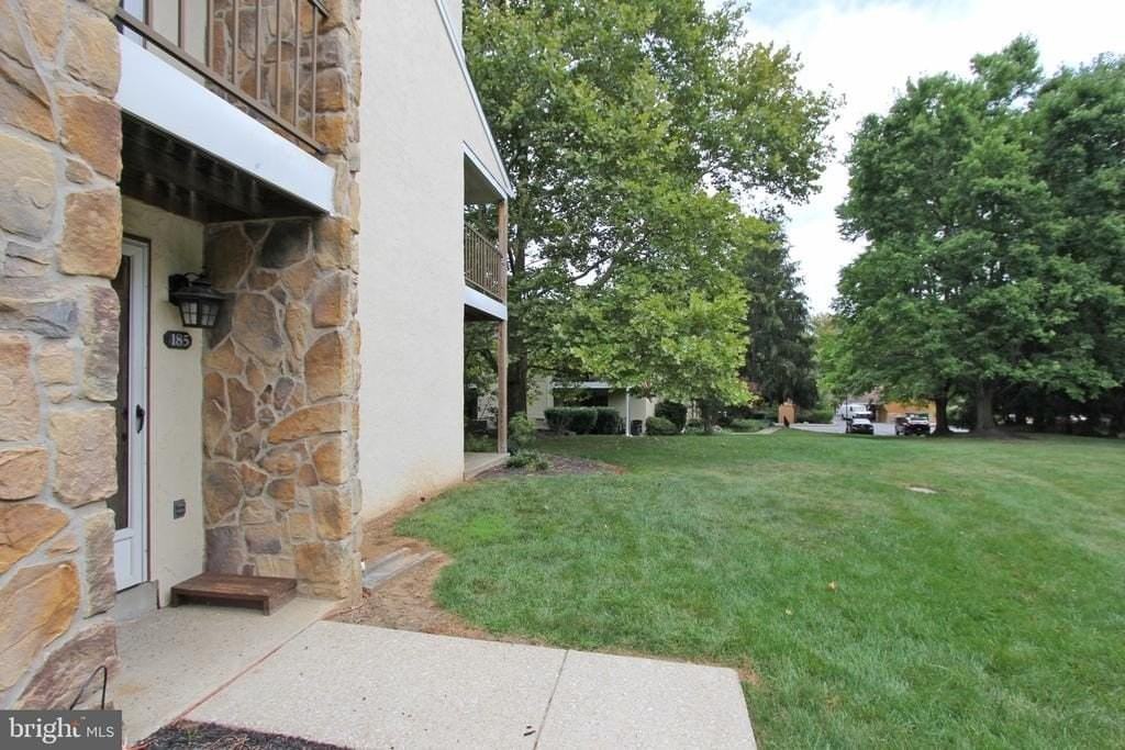 185 Valley Stream Cir - Photo 2 of 18