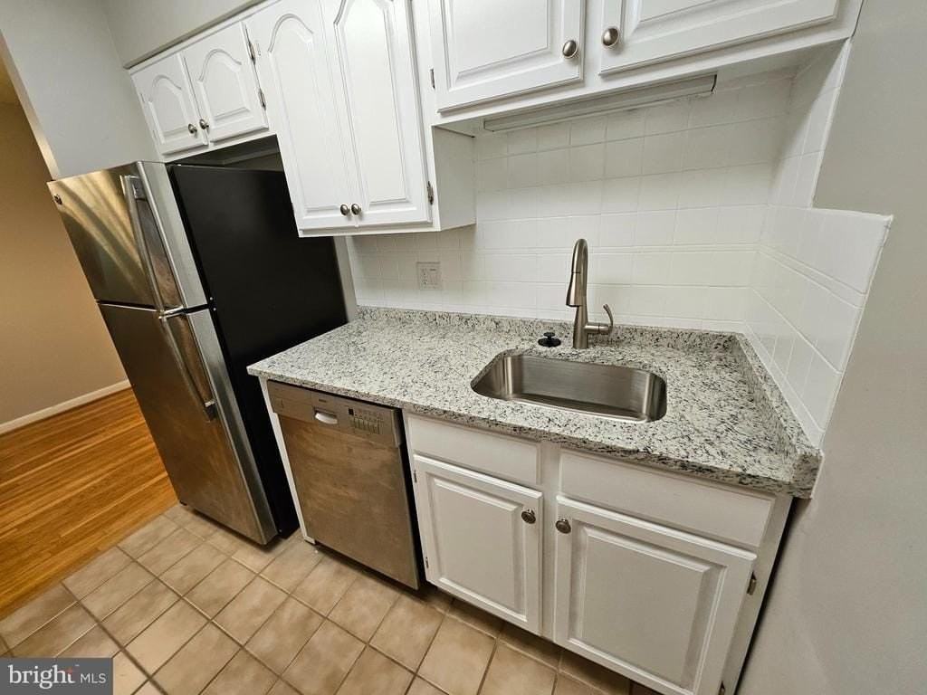 200 N Wayne Ave - Photo 2 of 26