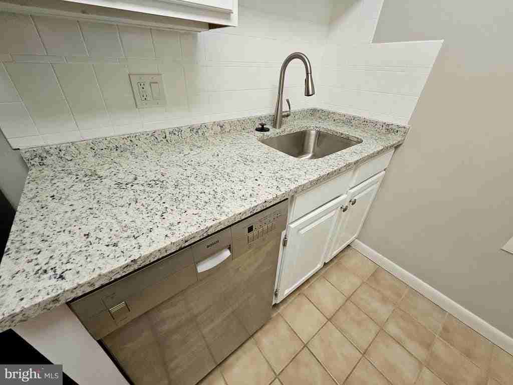 200 N Wayne Ave - Photo 3 of 26