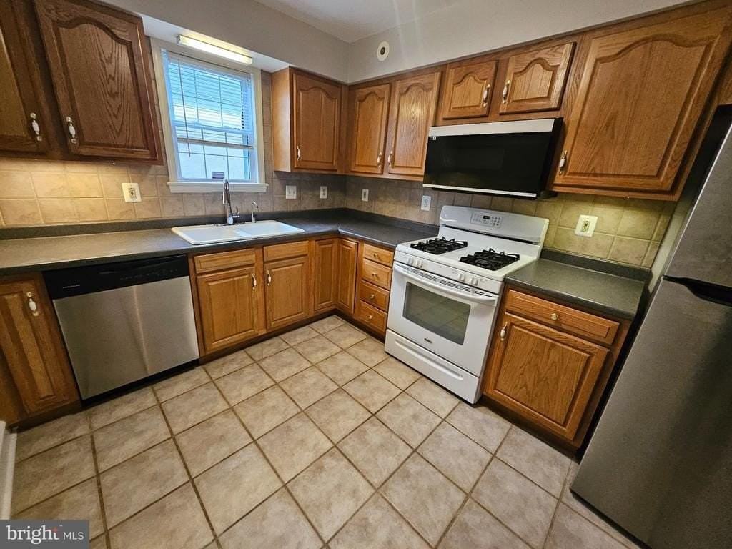 6 Arthur Rd - Photo 6 of 24