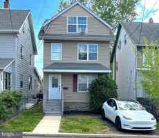 featured image of 717 Brook St