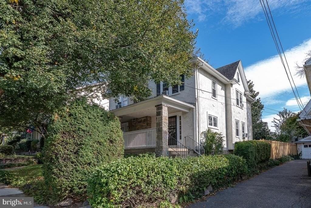 17 E Turnbull Ave