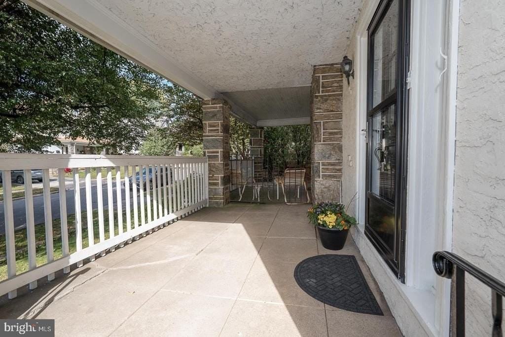 17 E Turnbull Ave - Photo 4 of 34