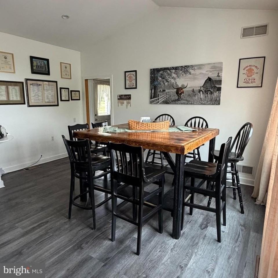376 Cooper Dr - Photo 2 of 17