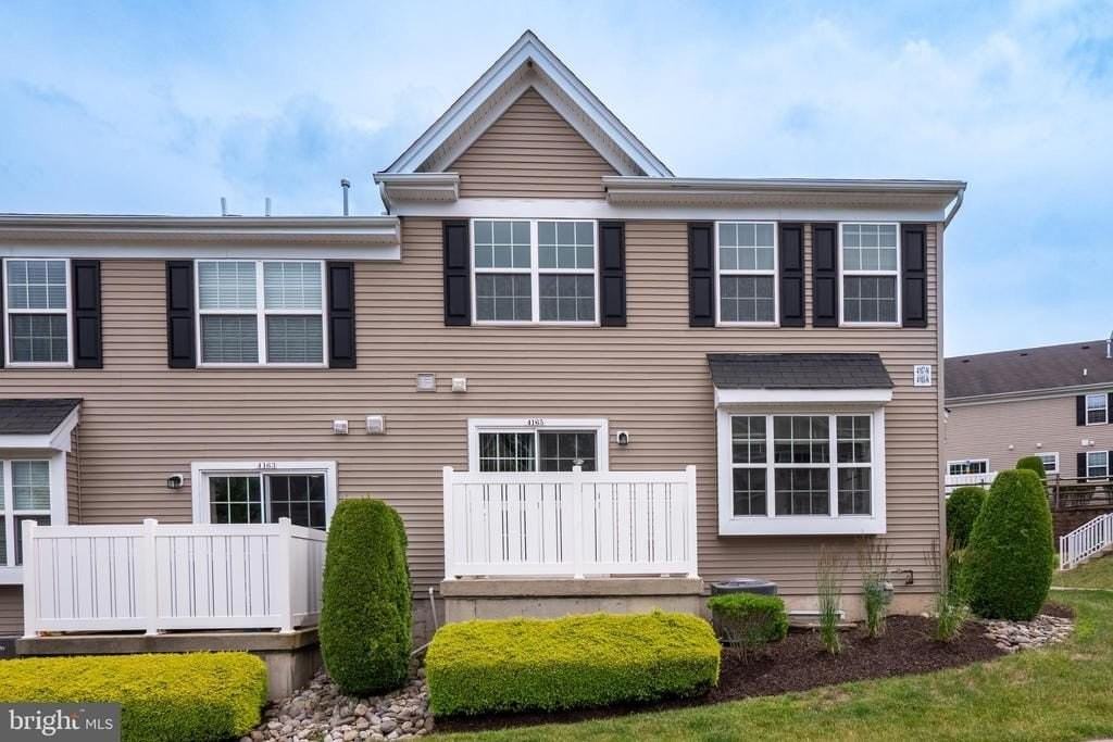 4165 Bunker Hill Dr N - Photo 3 of 25