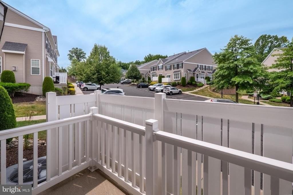 4165 Bunker Hill Dr N - Photo 4 of 25