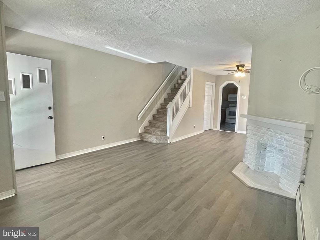 218 Green St - Photo 5 of 26