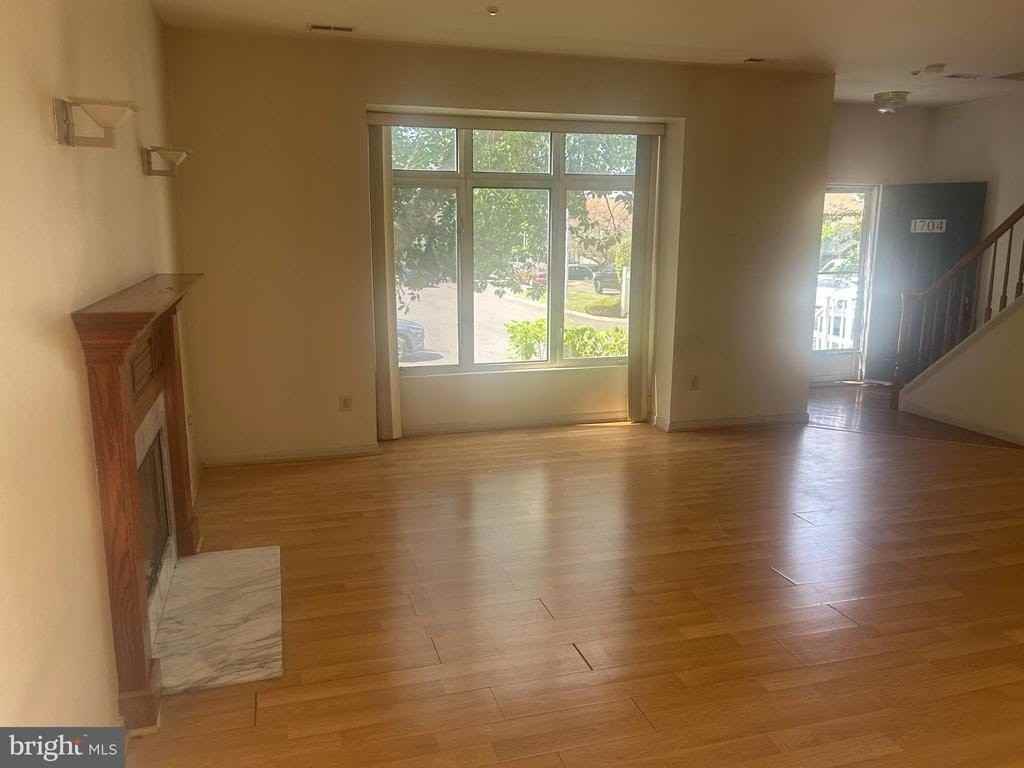 1704 Naomis Ct - Photo 3 of 19