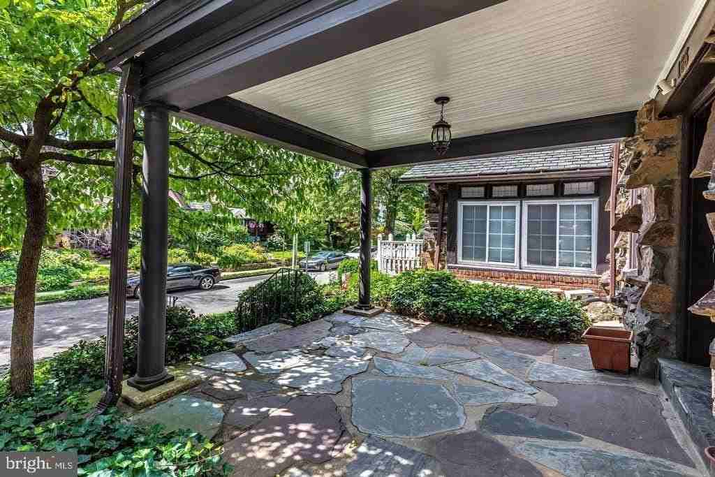 163 Stoneway Ln - Photo 2 of 24