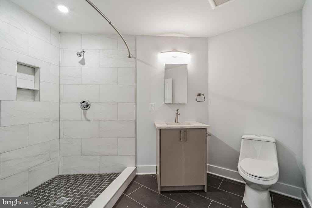 646 N 32nd St #10 - Photo 6 of 13