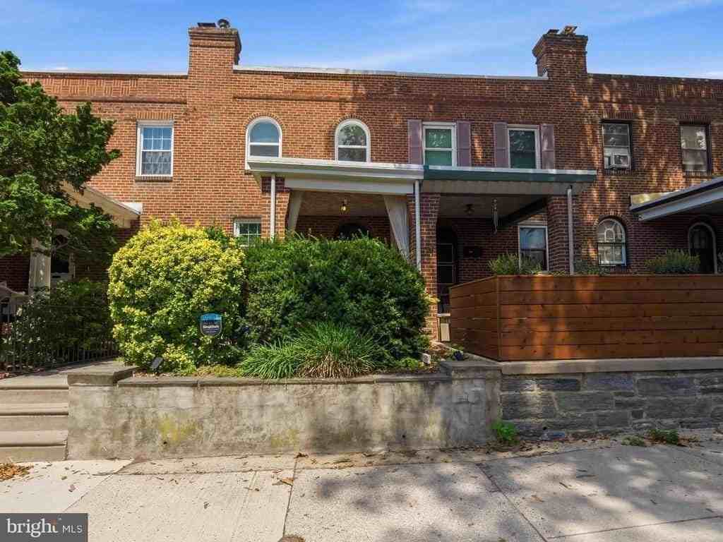 3323 Tilden St - Photo 4 of 36