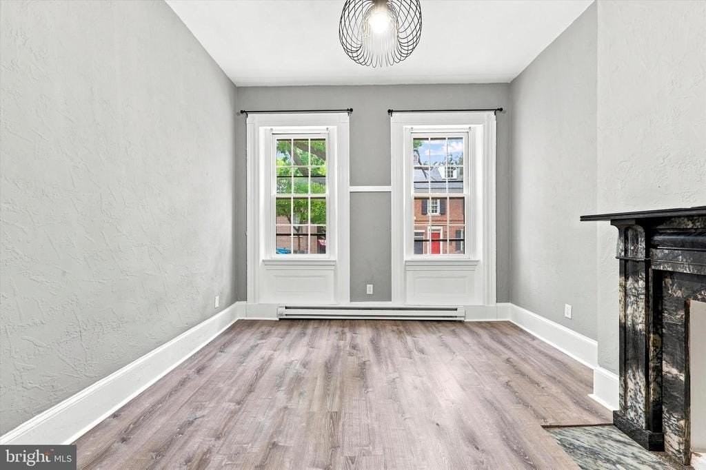 520 Spruce St - Photo 3 of 26