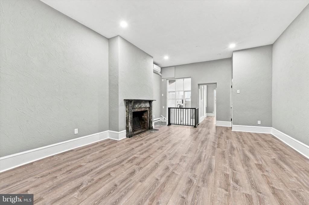 520 Spruce St - Photo 4 of 26