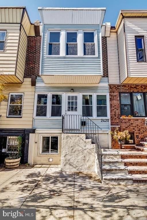 2420 S Lee St - Photo 2 of 26