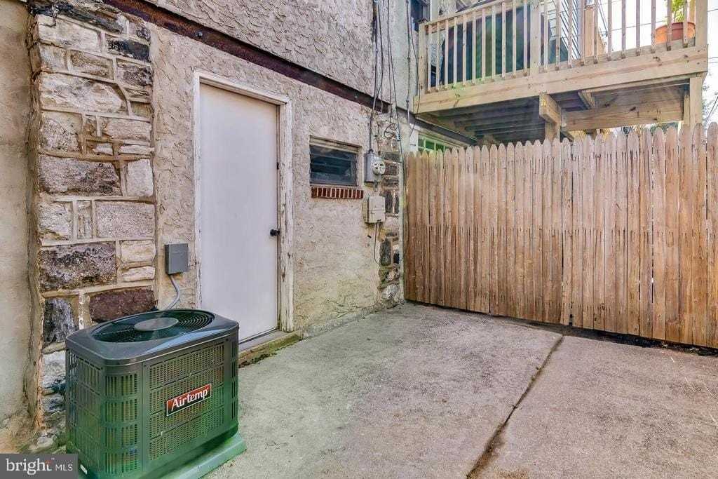 2420 S Lee St - Photo 3 of 26