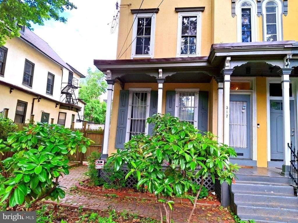 317 N 33rd St - Photo 2 of 21