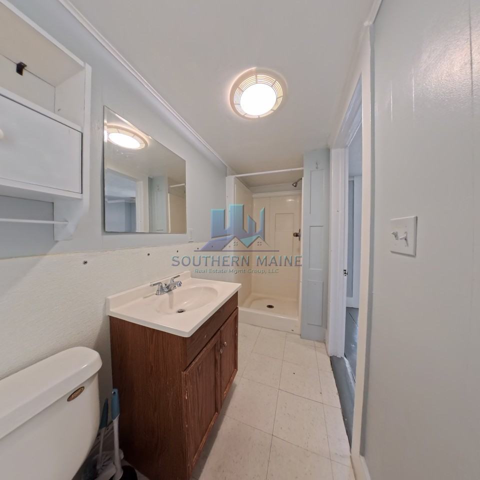 4 Glenwood Ave #D - Photo 3 of 18