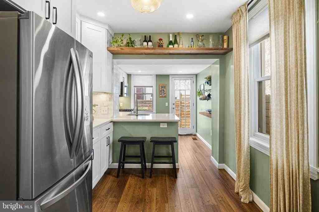 880 N Myrtlewood St - Photo 5 of 24