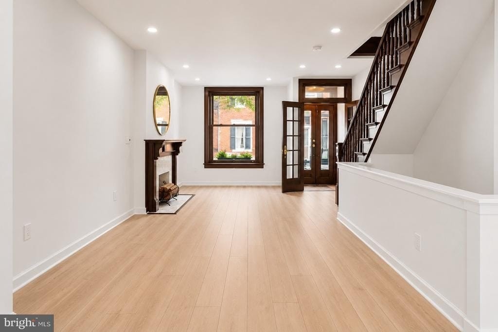 1519 N Dover St - Photo 4 of 24
