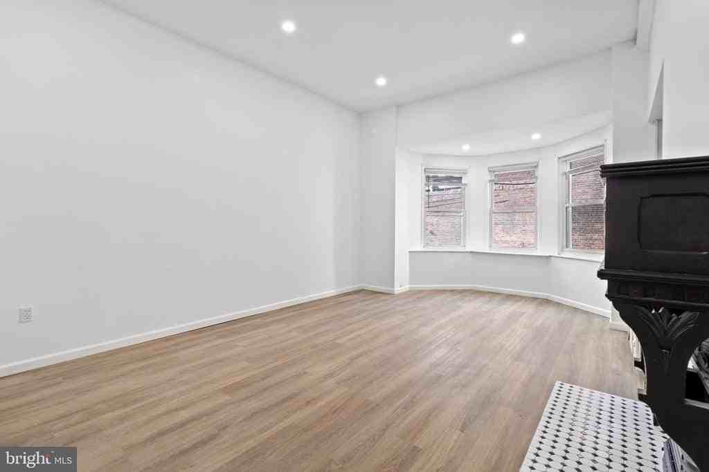 1602 S Broad St ## 00 - Photo 4 of 15