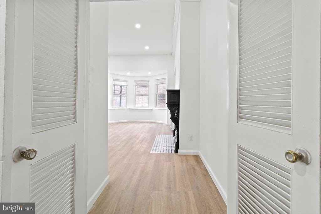 1602 S Broad St ## 00 - Photo 5 of 15
